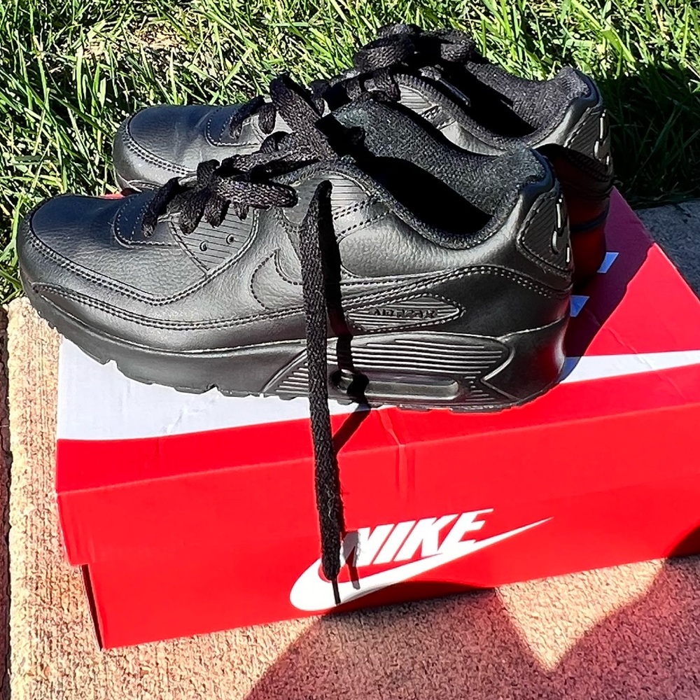 Nike Air Max 90 LTR (GS), 5.5Y - Picture 4 of 5